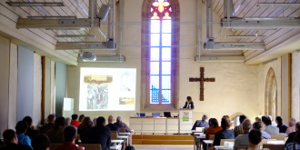 Dr. Margaretha Boockmann hält zur Eröffnung des Kolloqiums im Auditorium Coelicum den Abendvortrag