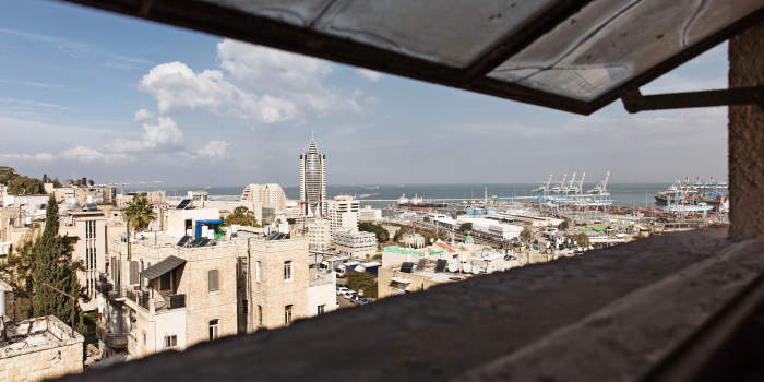 Ausstellung „Erfurt/Haifa. Architekturen der Moderne im Dialog“ in der Peterskirche