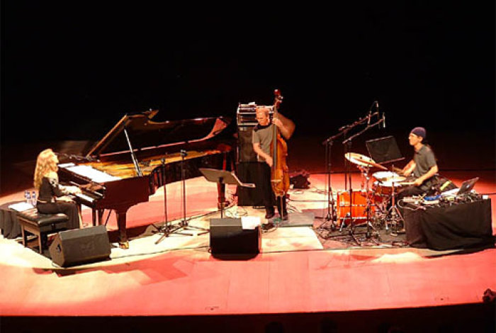 Elias Trio Das Elias Trio auf der Bühne