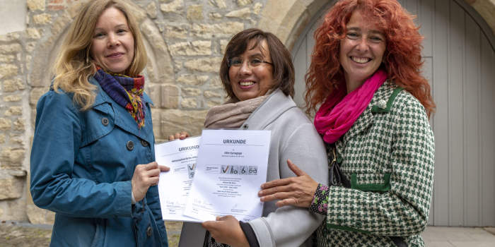 Zertifikat „Reisen für Alle“ an Alte Synagoge und Mikwe übergeben