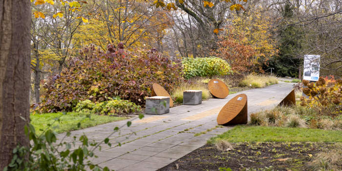 Neues Denkmal im Egapark erinnert an Erfurter Bücherverbrennung 1933