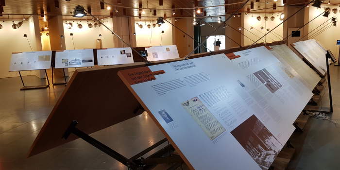 Internationale Wanderausstellung des Erinnerungsortes Topf & Söhne in Mainz und Wiesbaden