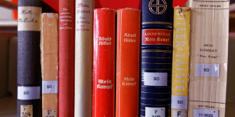 Interner Verweis: Ausstellung: Hitlers "Mein Kampf" – ein (un)gelesenes Buch?