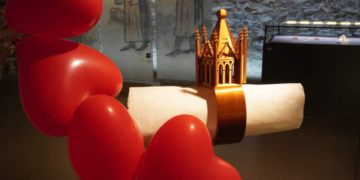 Internal Link: Valentinstag in der Alten Synagoge -  Der Illumat mit Liebesorakel, Single-Night mit der Sitzdisco und vieles mehr..