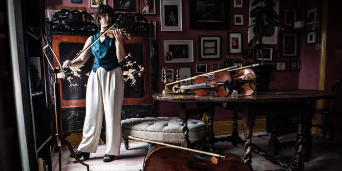 Interner Verweis: Yiddish Summer Weimar 2026 goes Erfurt: Konzert mit Anna Lowenstein