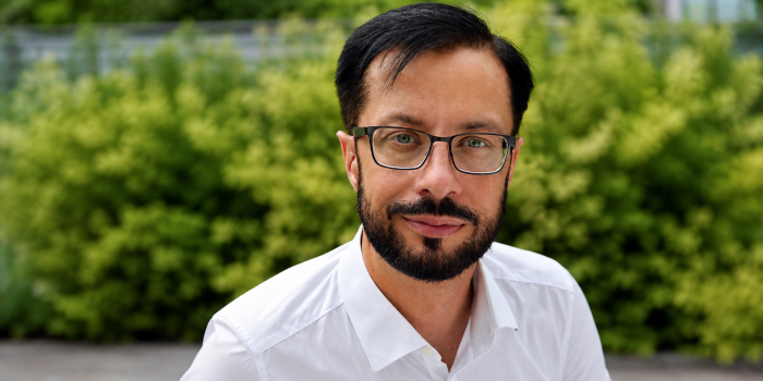 Interner Verweis: Buchvorstellung und Lesung: Ausnahmezustand – Antisemitismus an Hochschulen seit dem 7. Oktober