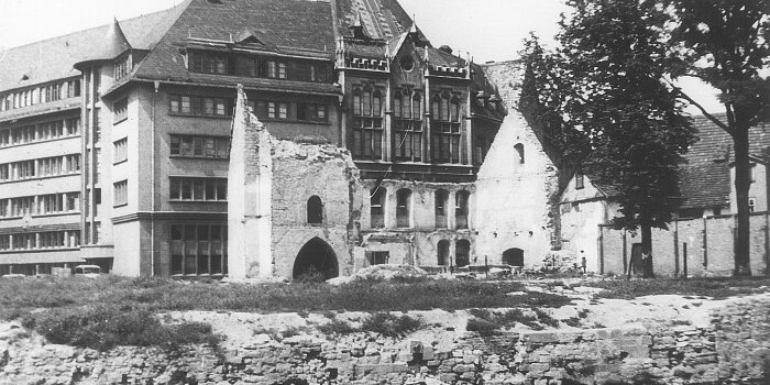 Interner Verweis: Welterbe entwickeln: Grabungen auf dem Rathausparkplatz