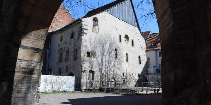 „… für das Haus unter dem Gang hinter die Schulen.“  Führung durch das Wohngebiet der zweiten jüdischen Gemeinde in Erfurt mit Dr. habil. Barbara Perlich