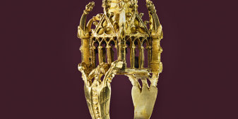 Reich verzierter, goldener Ring.